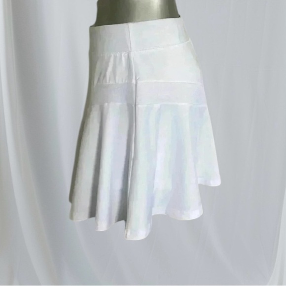 🆕White Skorts with A-line Shape and Lightweight Fabric - Picture 3 of 14